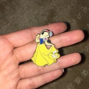 Snow White Disney pin